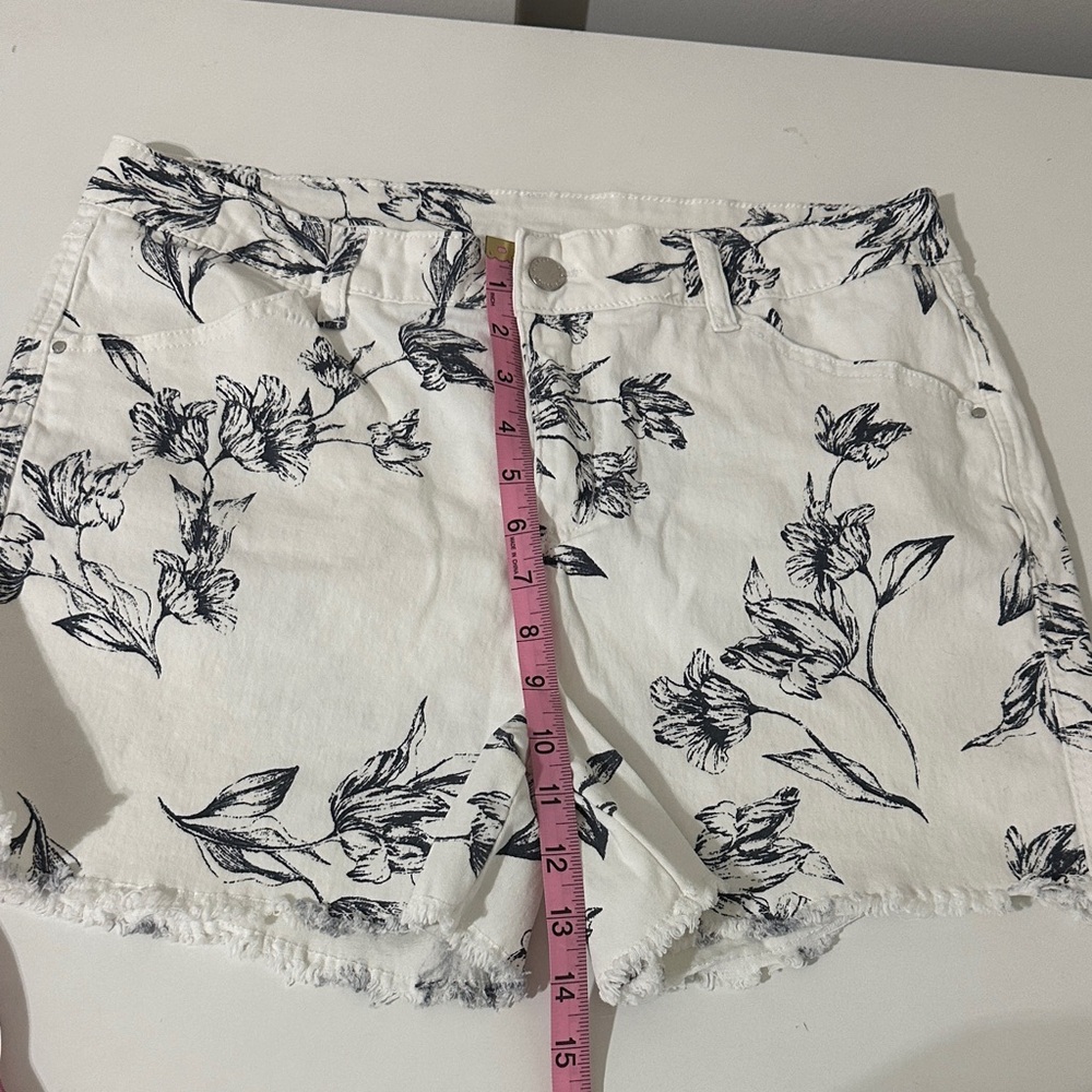 Workshop Republic Clothing Black and White Floral Jean Shorts - Picture 6 of 9
